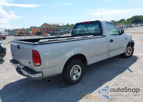 2002 Ford F-150 Xl/Xlt z USA, uszkodzony, nr VIN 2FTRF17202CA49536